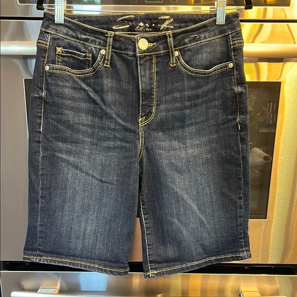 Seven7 Blue Denim‎ Bermudas with Classic Style - Picture 1 of 5